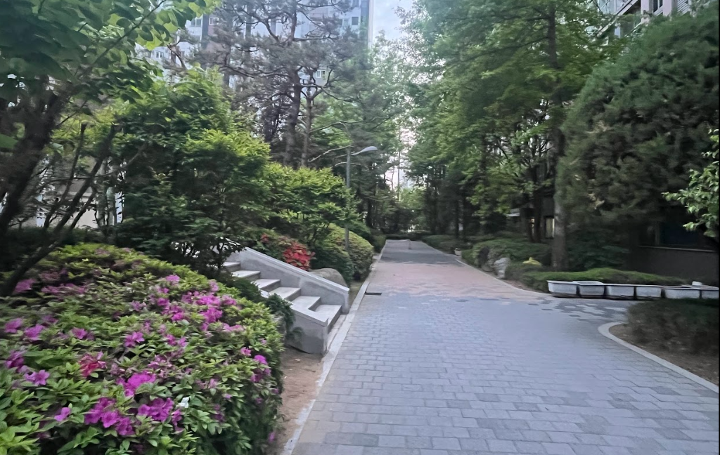 Warm Rooms and Cold Air: A Sense of Boundaries in Life in Korea