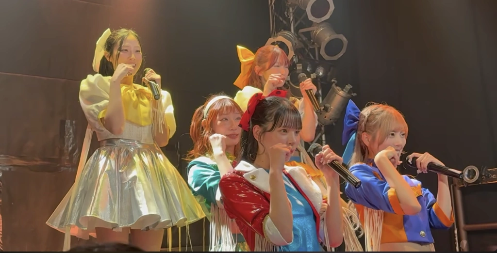 豆柴の大群「豆粒増殖作戦 in 大阪」初日公演レポート＆新生活裏話